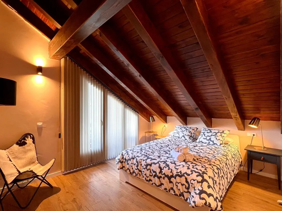 Duplex La Roca - L'Amfitriona Apartment Espot